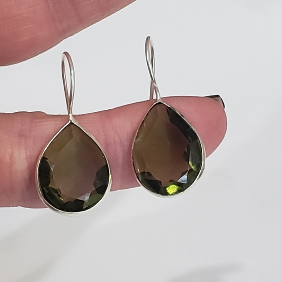 Peridot gemstone, 925 silver, drop hook earrings - Picture 11 of 11